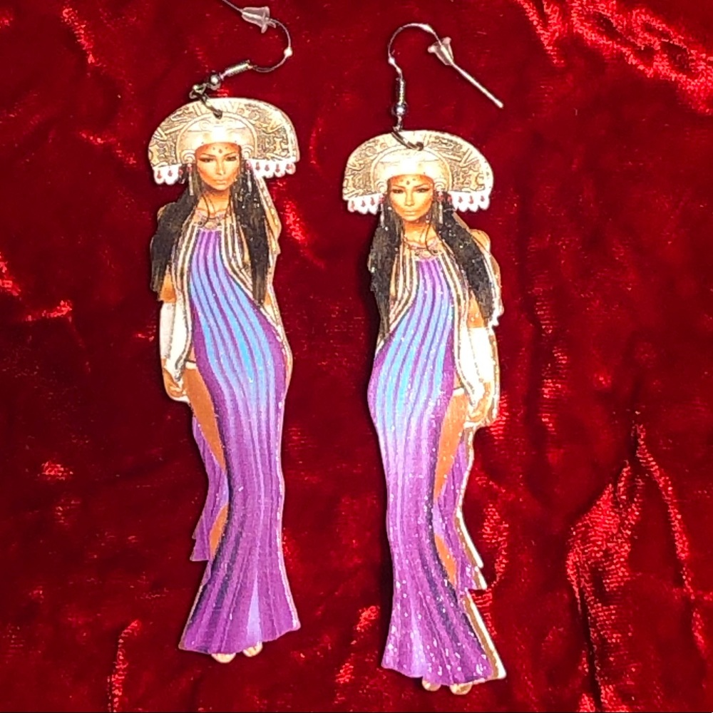 Wooden Goddess Earrings - Picture 1 of 3